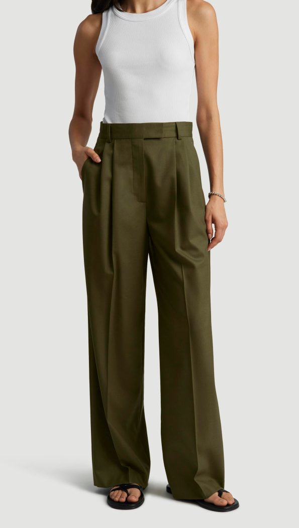 20_Pleated_Trouser_in_Seasonless_Wool_Pine_Needle_0587