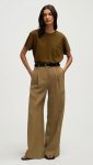 241112_Argent_JL_31_Oversized_Pocket_Tee_in_Cotton_Jersey_Mushroom_2711_17ca9400-0fb6-4c37-9038-39719d1ff211