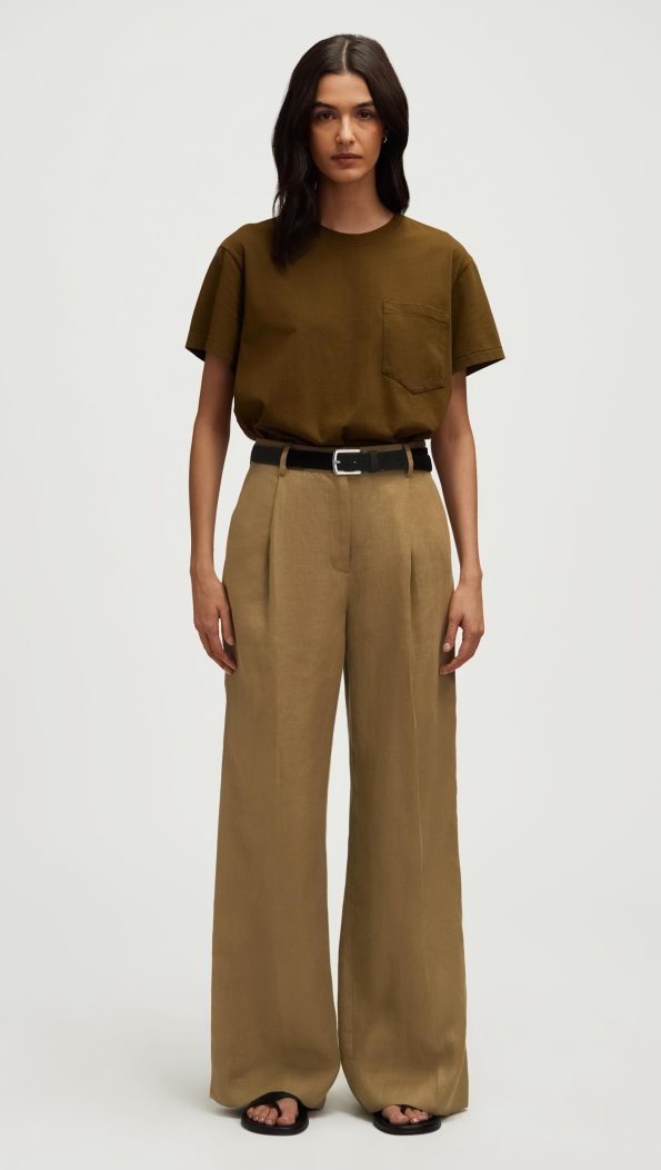 241112_Argent_JL_31_Oversized_Pocket_Tee_in_Cotton_Jersey_Mushroom_2714_9aa5e6a1-10a7-455e-a277-1b50788a8c7d